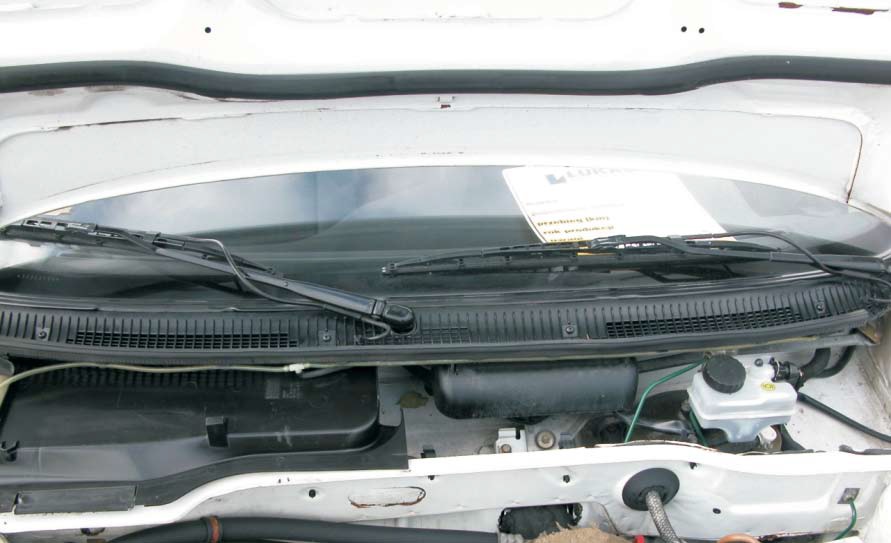 Wymiana filtra kabinowego w Peugeot 405 7/92> Motofan.pl