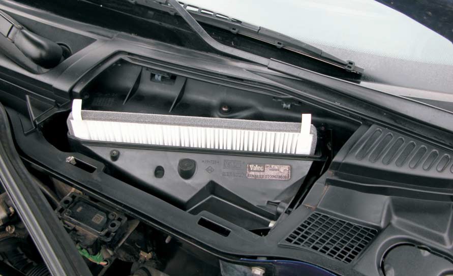Montaż filtra kabinowego w Renault Megane 11/95>4/98