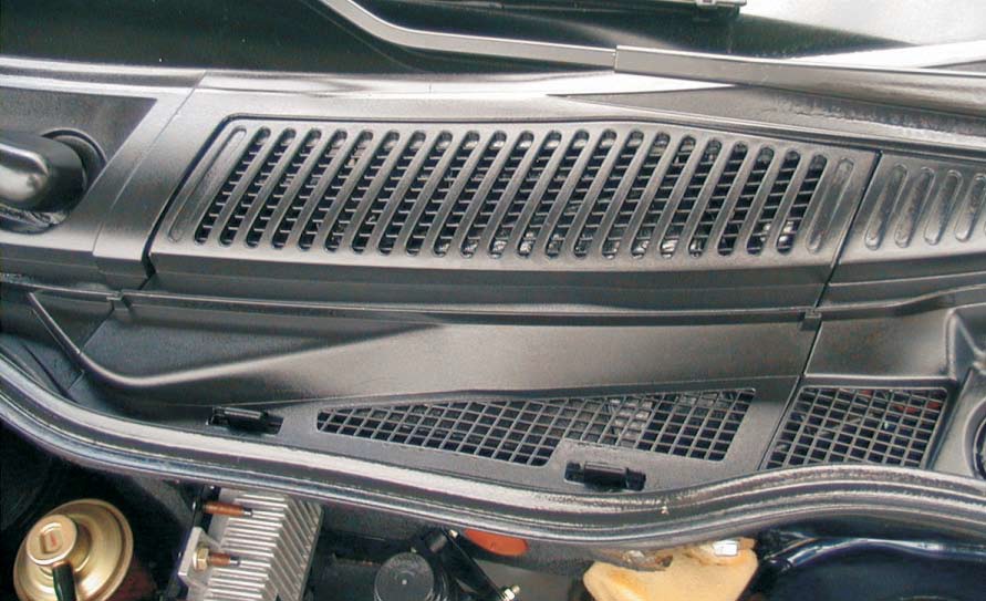 Jak zamontować filtr kabinowy w Renault Megane 1/98> (z