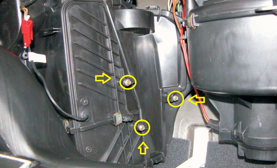 Jak zamontować filtr kabinowy w Opel Astra II (z